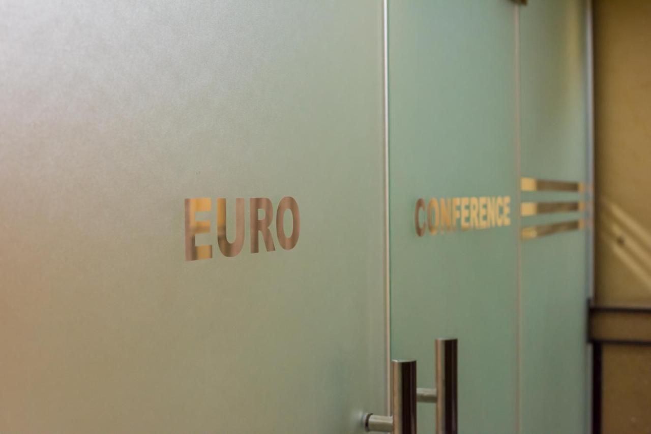 Euro Hotel And Apartments Dar es Salaam Eksteriør billede