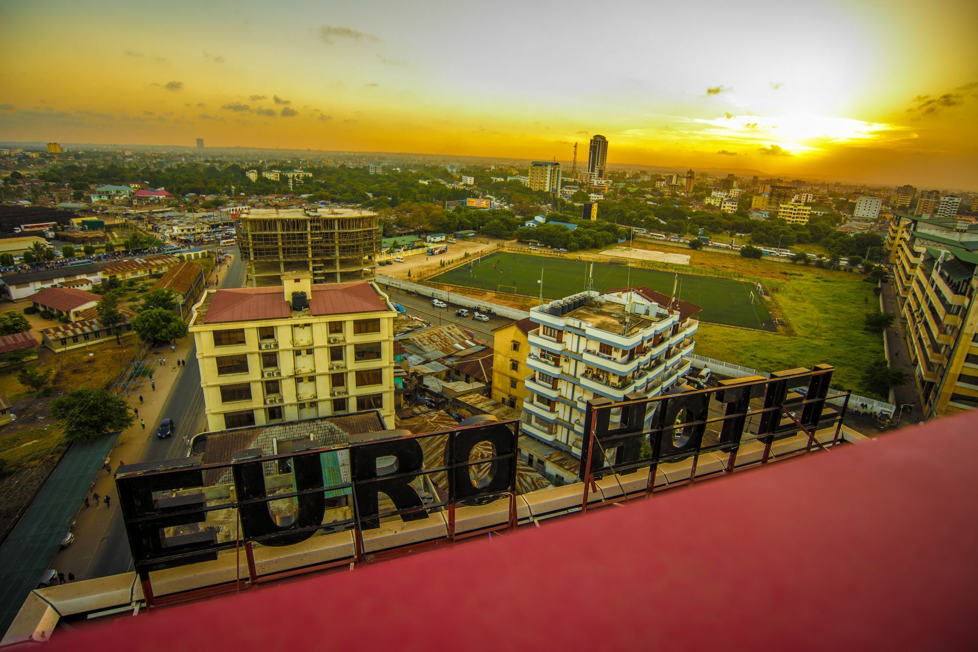 Euro Hotel And Apartments Dar es Salaam Eksteriør billede